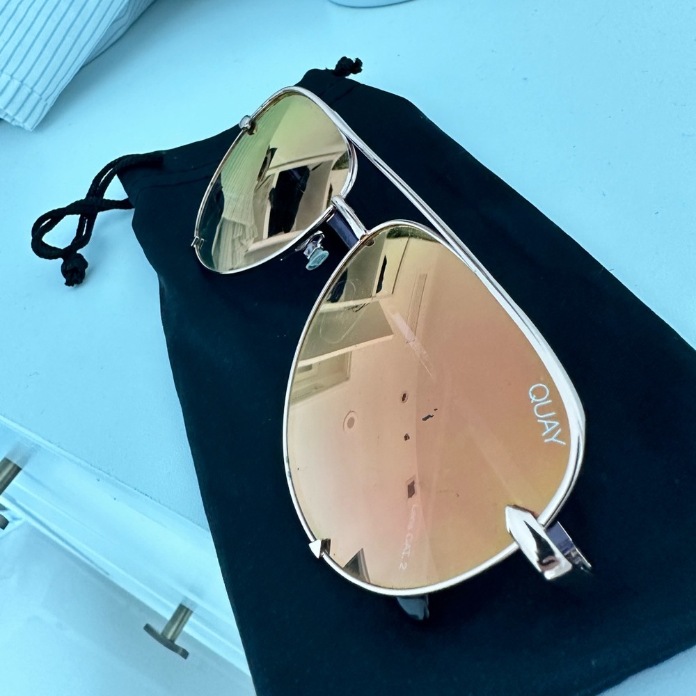 Women’s Quay Pink  Aviator Sunglasses